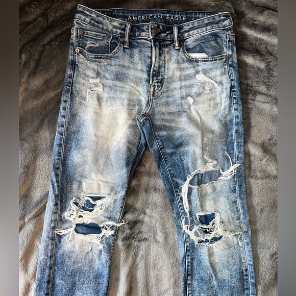 American Eagle Next Level Airflex distressed & repaired Skinny Jean. Size 31x30 - Picture 2 of 5